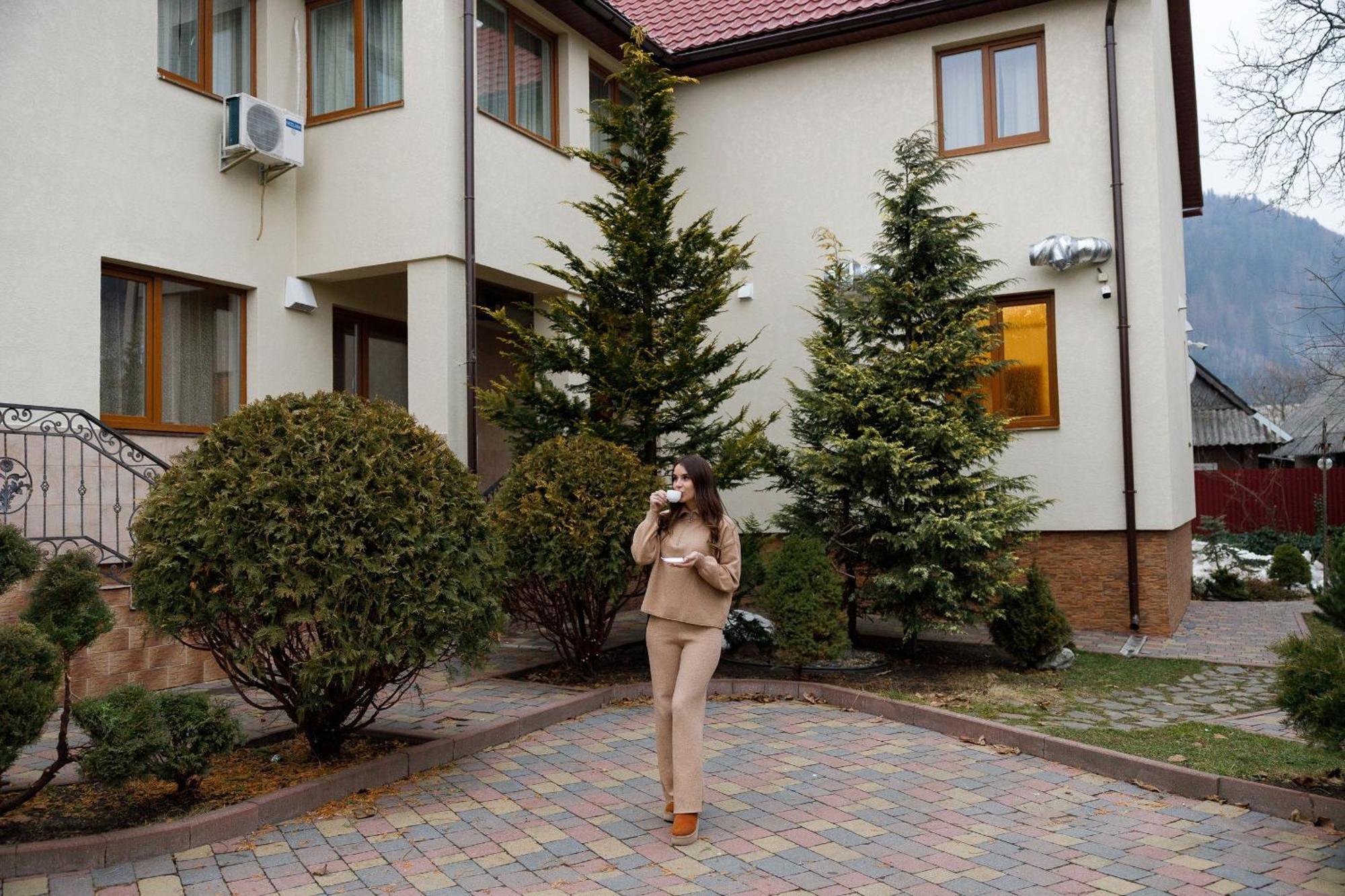 Gostyniy Dvir Synevir Hotel Sinevir Exterior foto