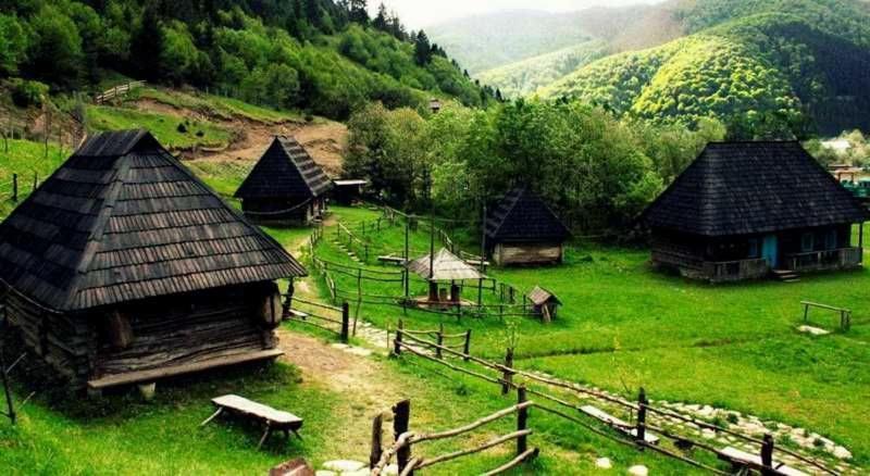 Gostyniy Dvir Synevir Hotel Sinevir Exterior foto